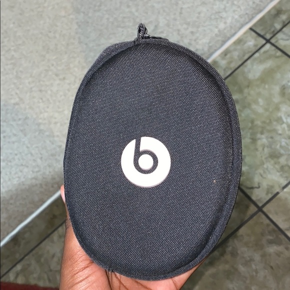 Headphones - Picture 5 of 5